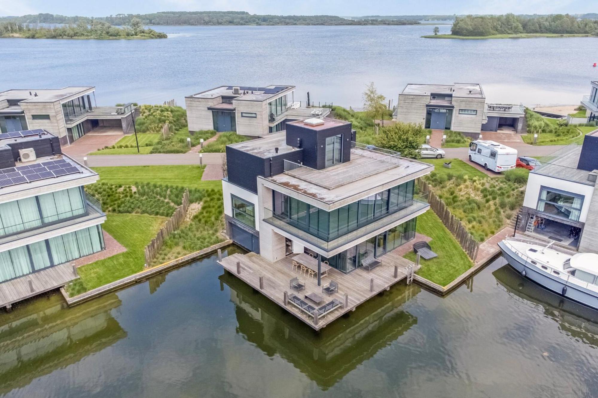 Lake House With Dock At Lake Veere, Zeeland Arnemuiden Exteriör bild